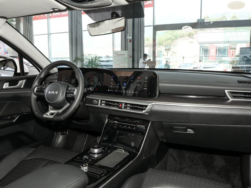 Kia K5 2025 1.5T Luxury Edition