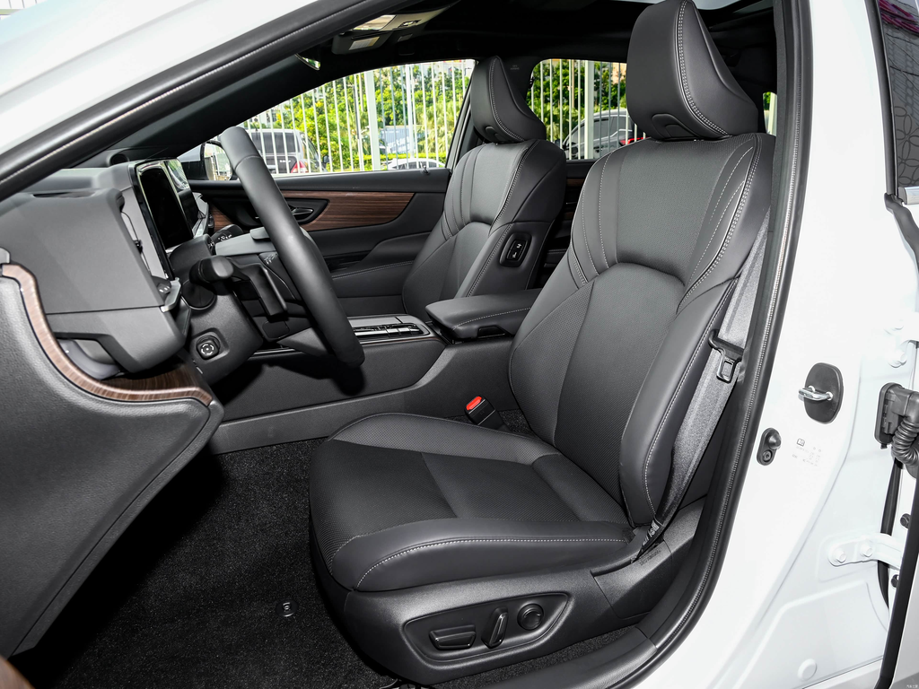 Toyota Crown 2024 2.5L Premium