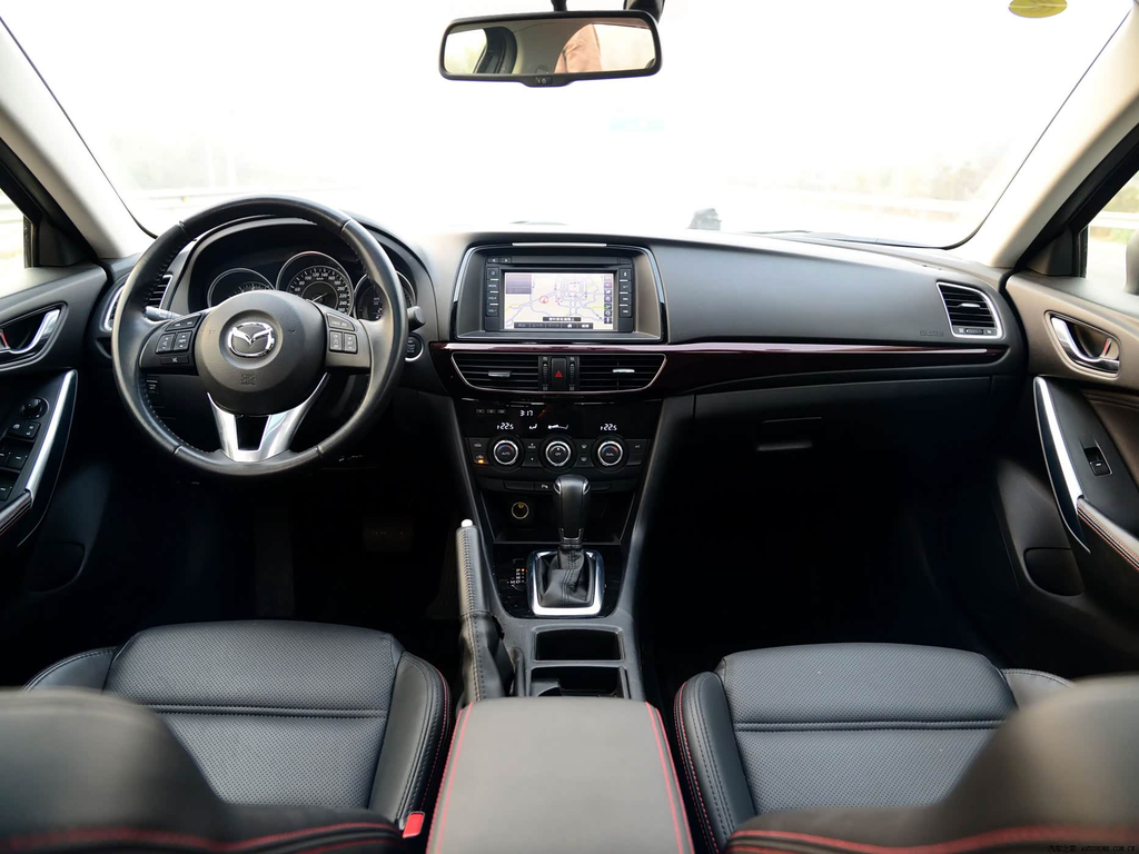 Mazda Atenza 2013 2.0L Standard