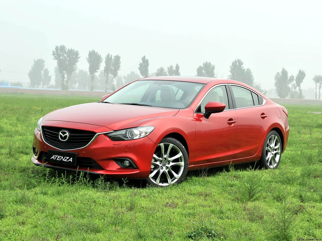 Mazda Atenza 2013 2.0L Standard