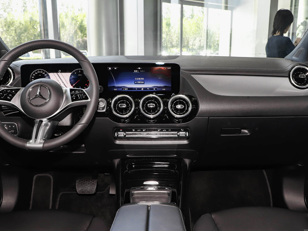 Mercedes-Benz GLA 200 2025 Facelift