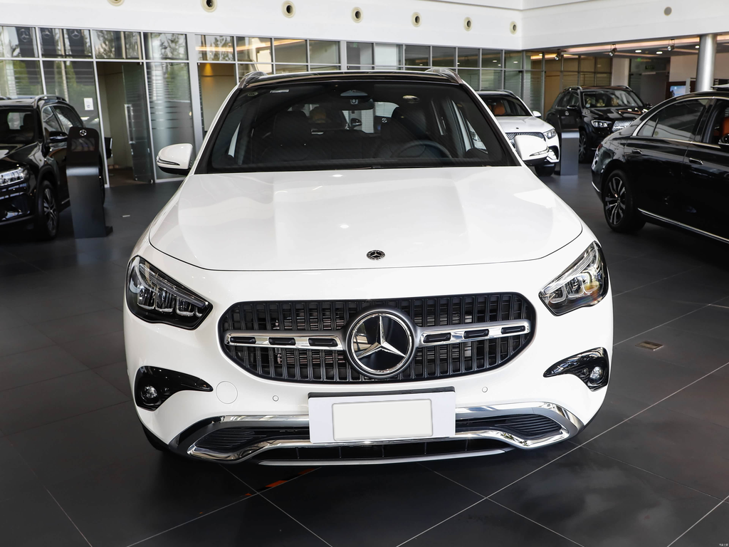 Mercedes-Benz GLA 200 2025 Facelift