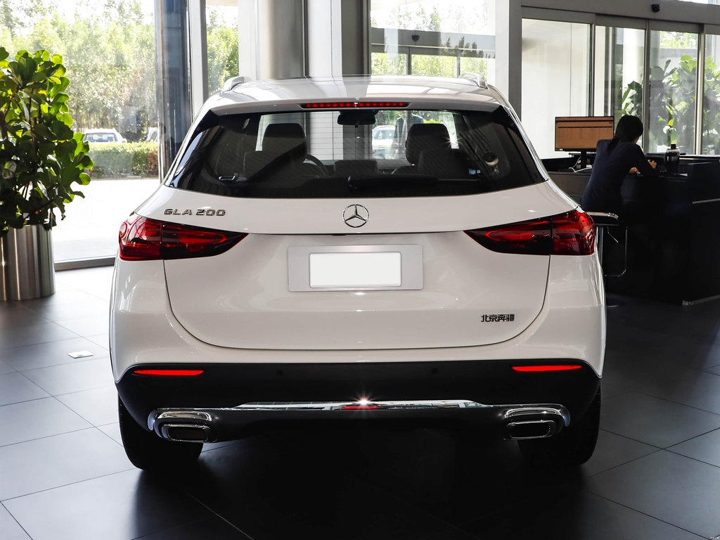 Mercedes-Benz GLA 200 2025 Facelift