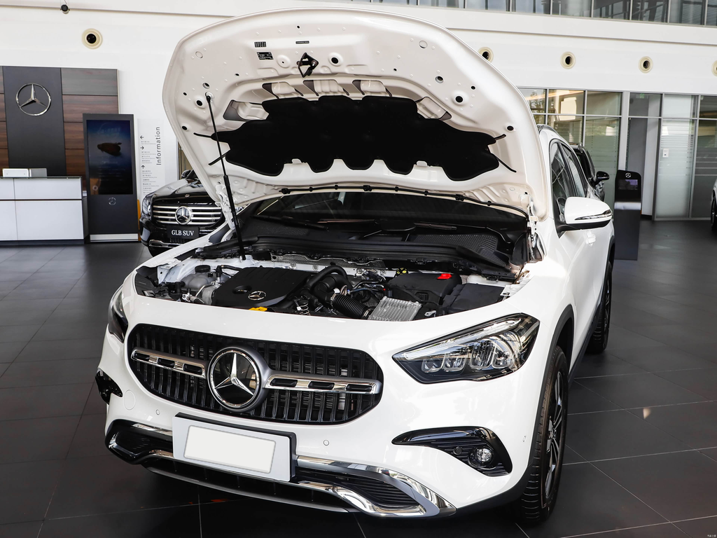 Mercedes-Benz GLA 200 2025 Facelift