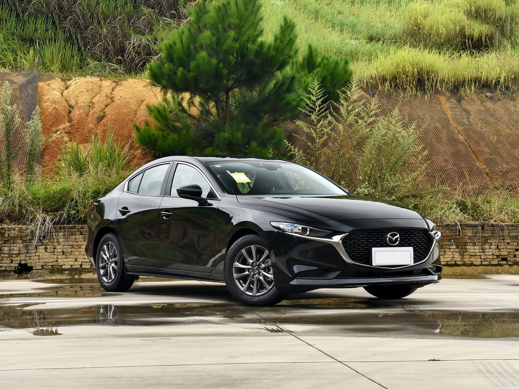Mazda 3 Axela 2025 1.5L MT Quality
