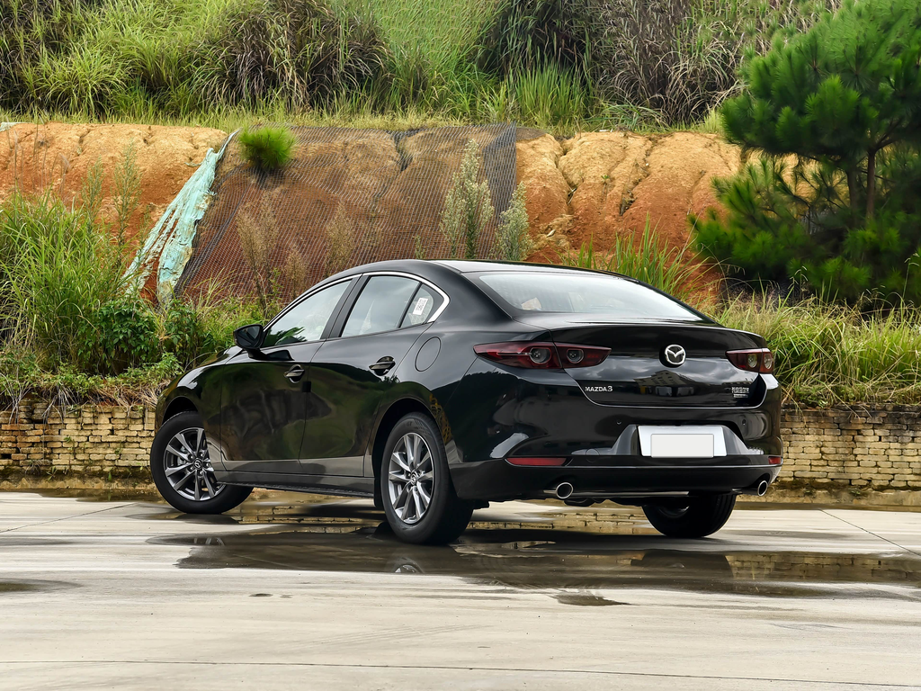 Mazda 3 Axela 2025 1.5L MT Quality