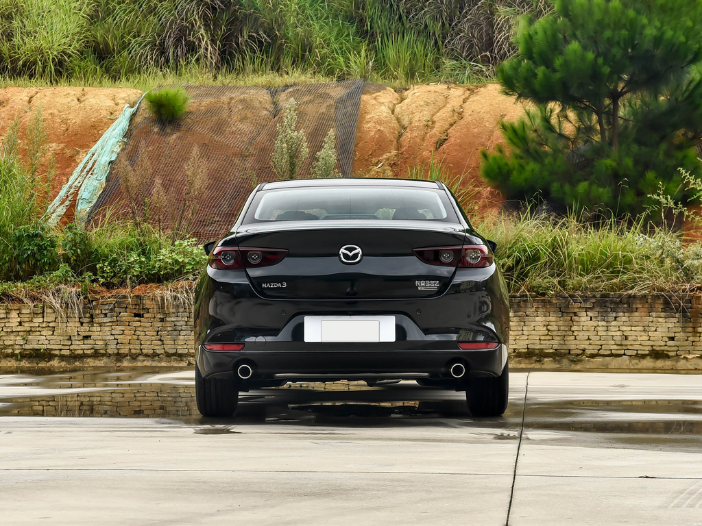 Mazda 3 Axela 2025 1.5L MT Quality