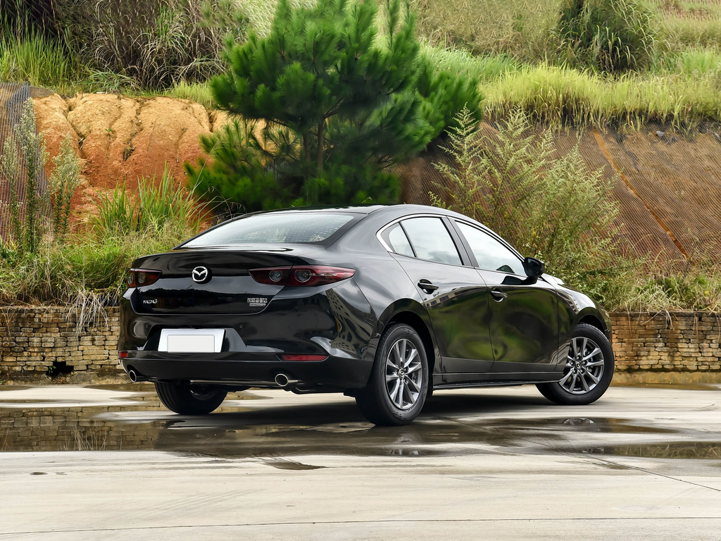 Mazda 3 Axela 2025 1.5L MT Quality