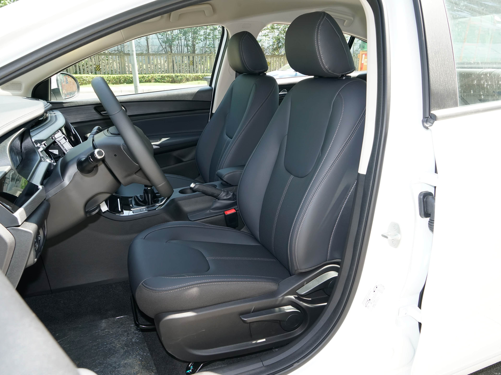 Chery Arrizo 5 2025 1.5L MT Style