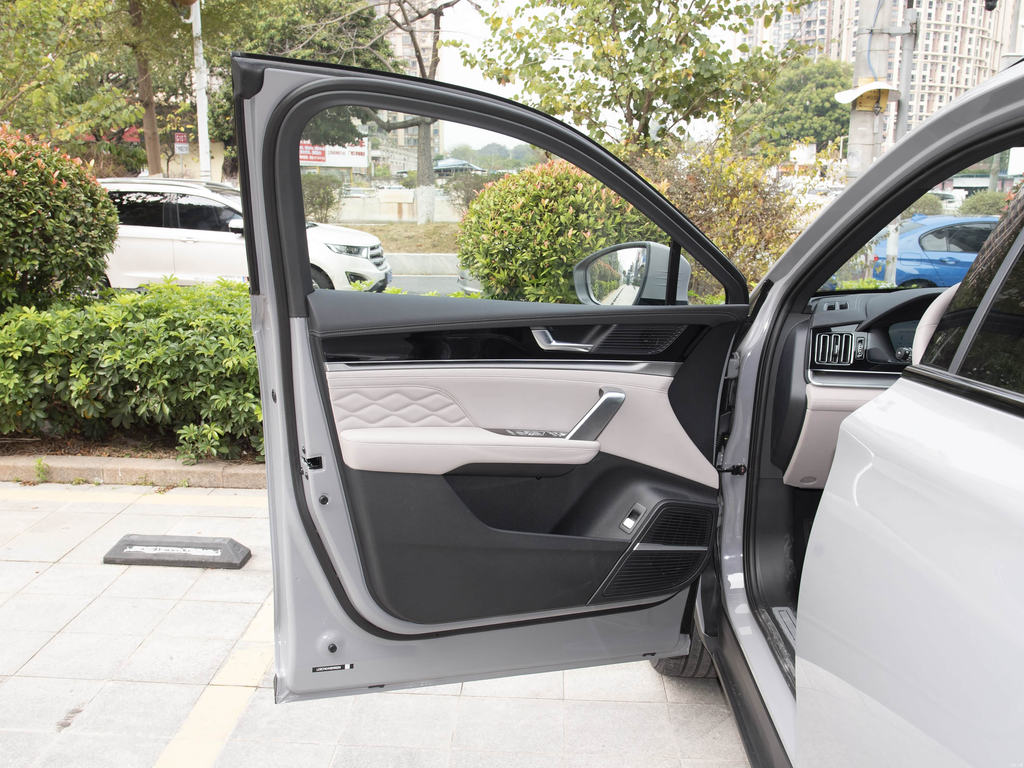 BYD Tang 2025 Smart Drive DM-i 115KM Premium