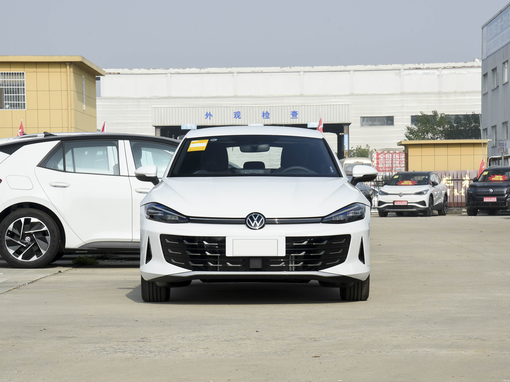 Volkswagen Lamando L 2026 300TSI Sense