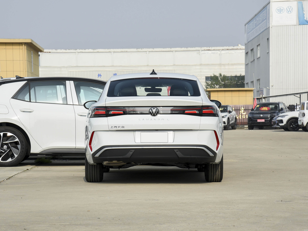 Volkswagen Lamando L 2026 300TSI Sense