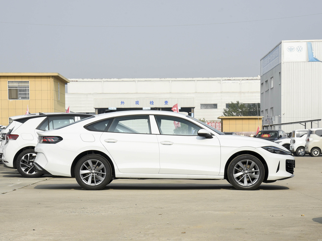 Volkswagen Lamando L 2026 300TSI Sense