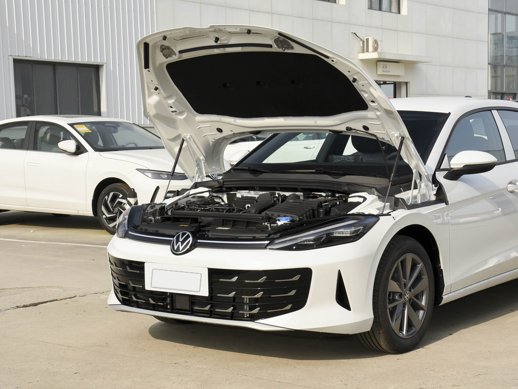 Volkswagen Lamando L 2026 300TSI Sense