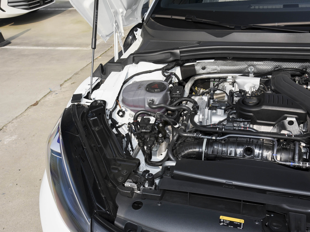Volkswagen Lamando L 2026 300TSI Sense