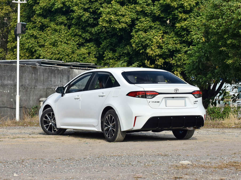 Toyota Levin L 2026 Hybrid 1.8L Leading