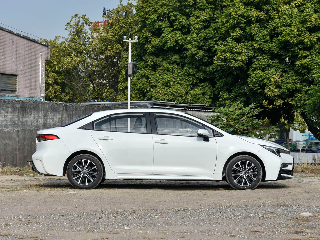 Toyota Levin L 2026 Hybrid 1.8L Leading