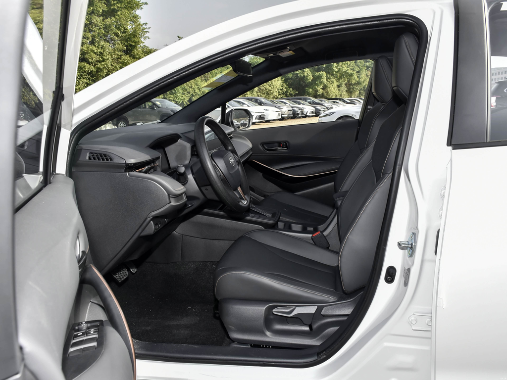 Toyota Levin L 2026 Hybrid 1.8L Leading
