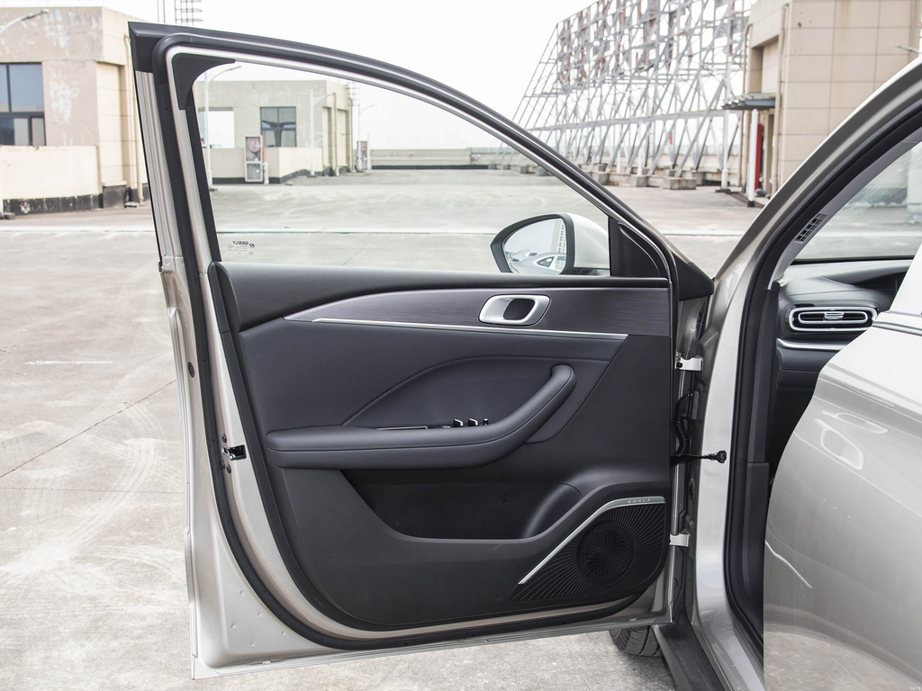 Geely Emgrand Gen5 2026 1.5L CVT Luxury