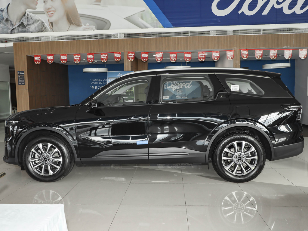 Ford Edge L 2026 2.0T EcoBoost 2WD 7-seat