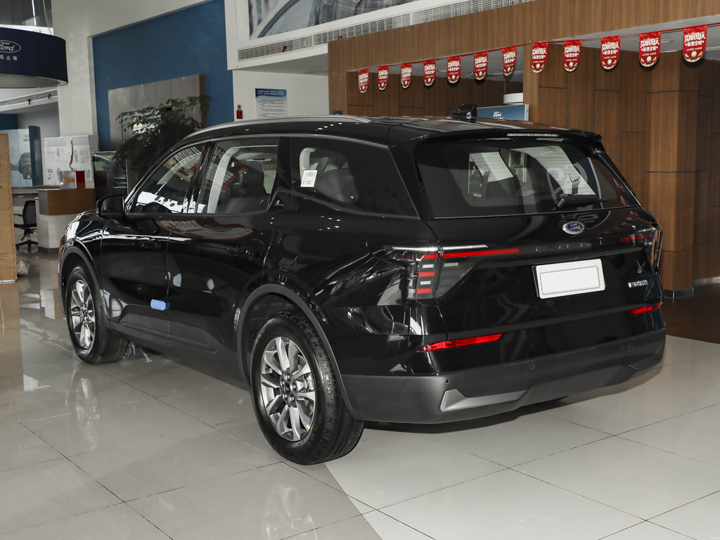 Ford Edge L 2026 2.0T EcoBoost 2WD 7-seat