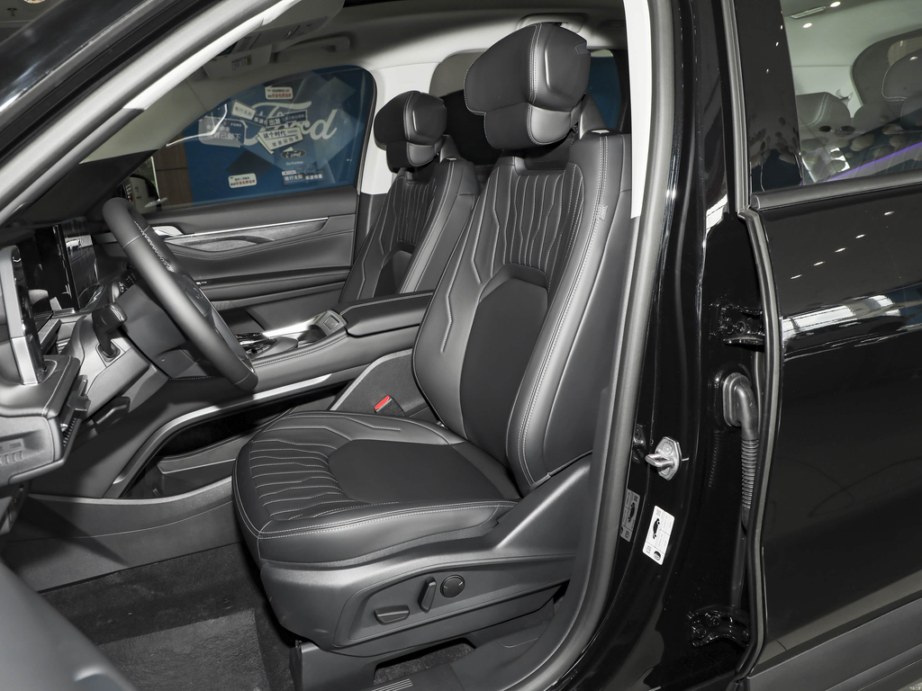 Ford Edge L 2026 2.0T EcoBoost 2WD 7-seat
