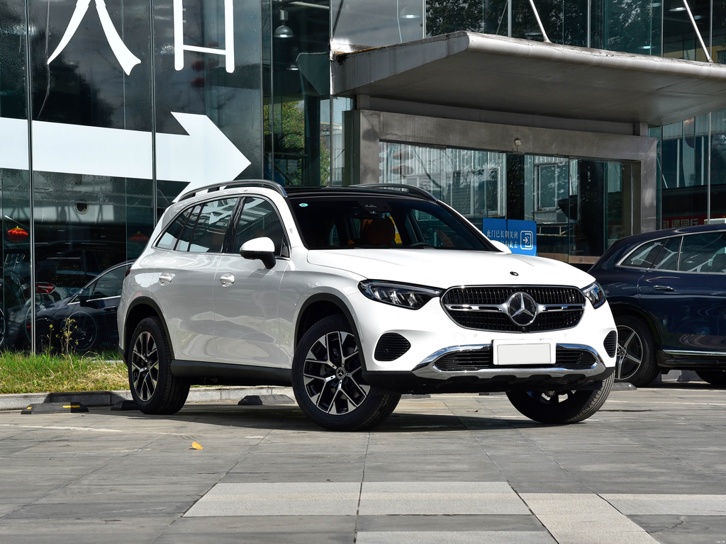 Mercedes-Benz GLC 260L 2026 4MATIC Classic
