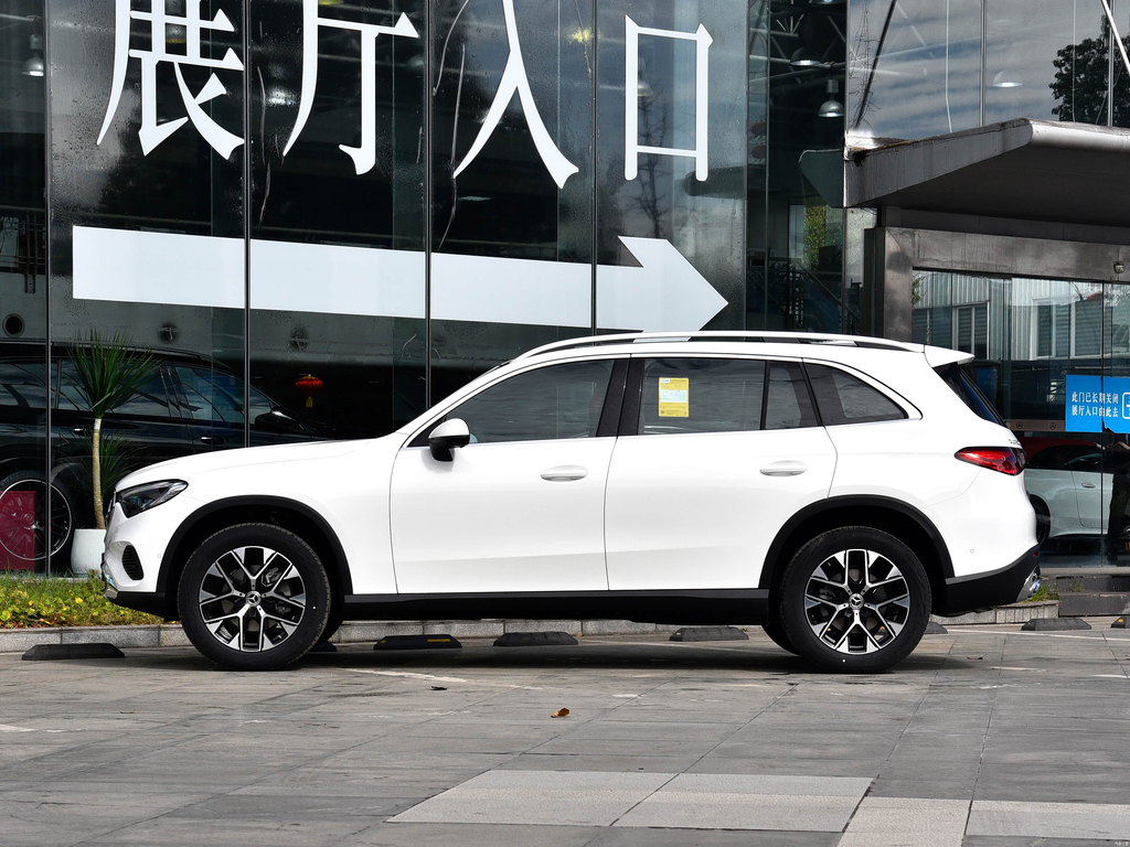 Mercedes-Benz GLC 260L 2026 4MATIC Classic
