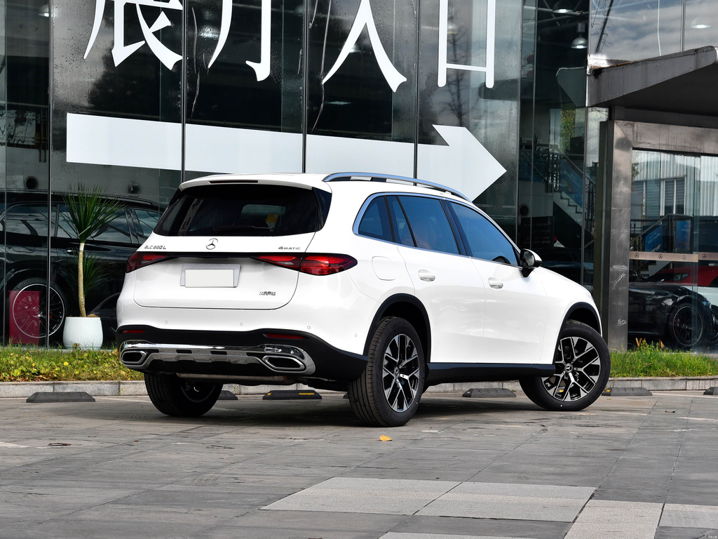 Mercedes-Benz GLC 260L 2026 4MATIC Classic