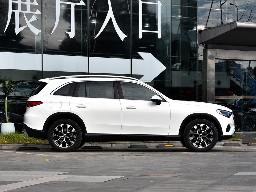 Mercedes-Benz GLC 260L 2026 4MATIC Classic