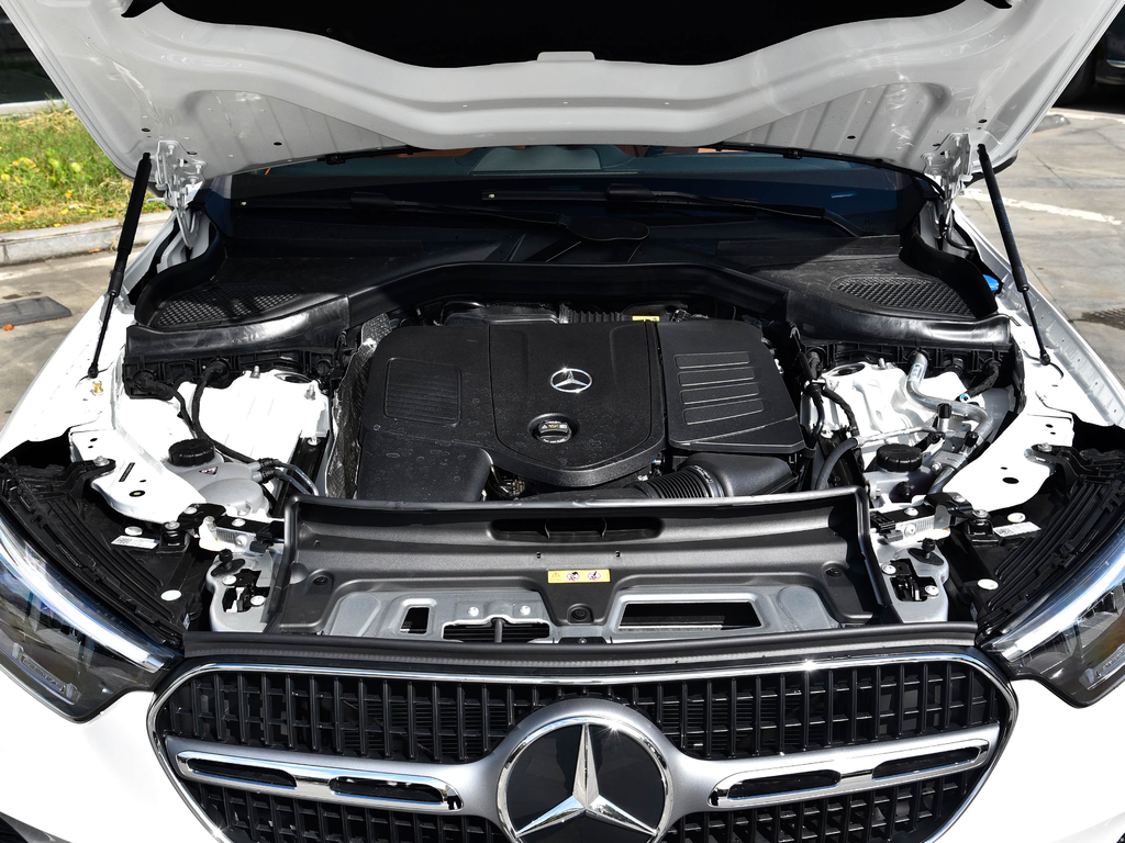 Mercedes-Benz GLC 260L 2026 4MATIC Classic