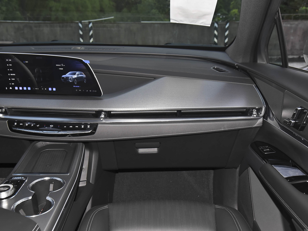 Cadillac XT5 2026 2.0T Metropolitan
