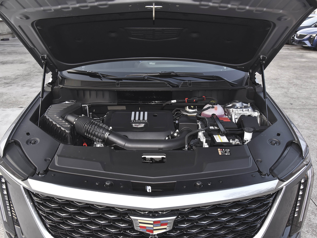 Cadillac XT5 2026 2.0T Metropolitan