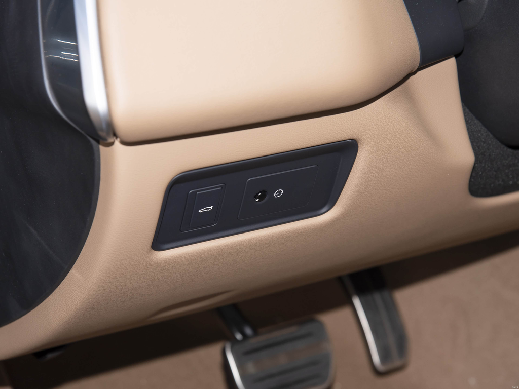 Jaguar XFL 2025 2.0T P250 2WD Luxury