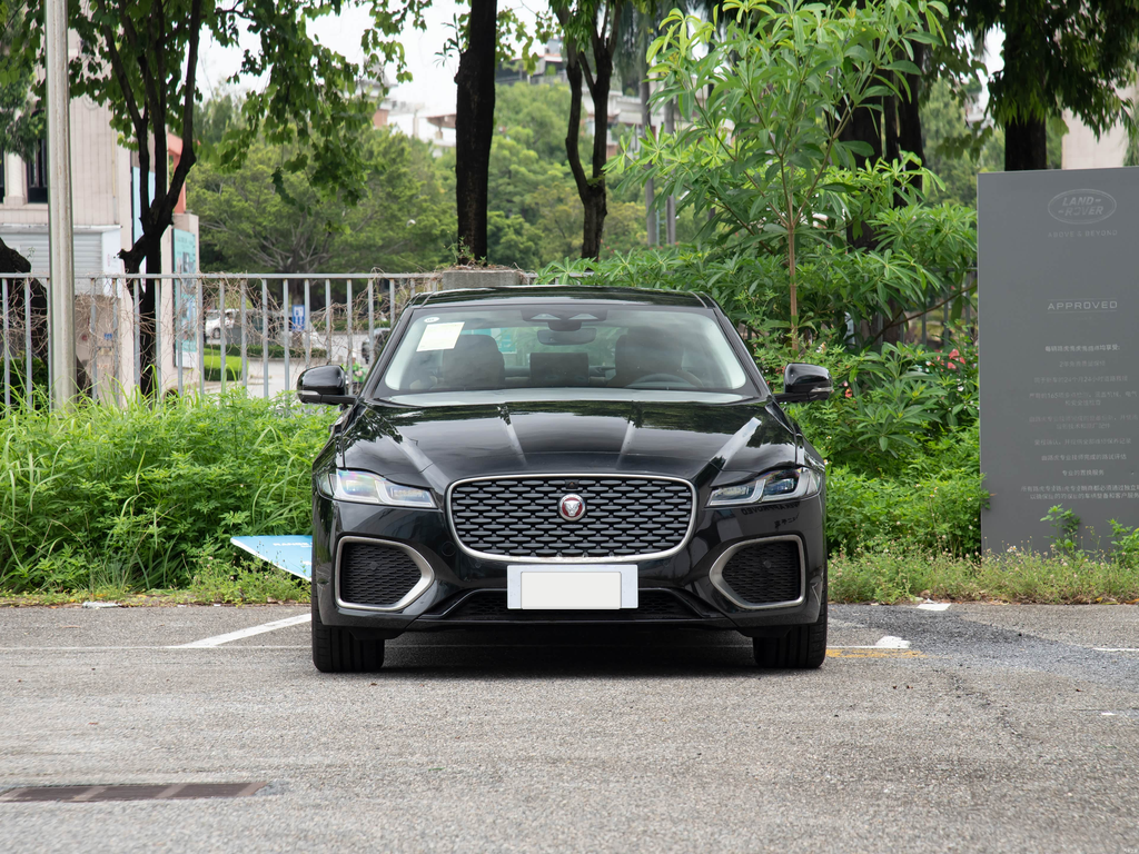 Jaguar XFL 2025 2.0T P250 2WD Luxury