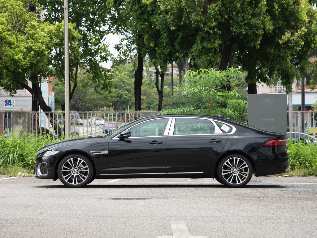 Jaguar XFL 2025 2.0T P250 2WD Luxury