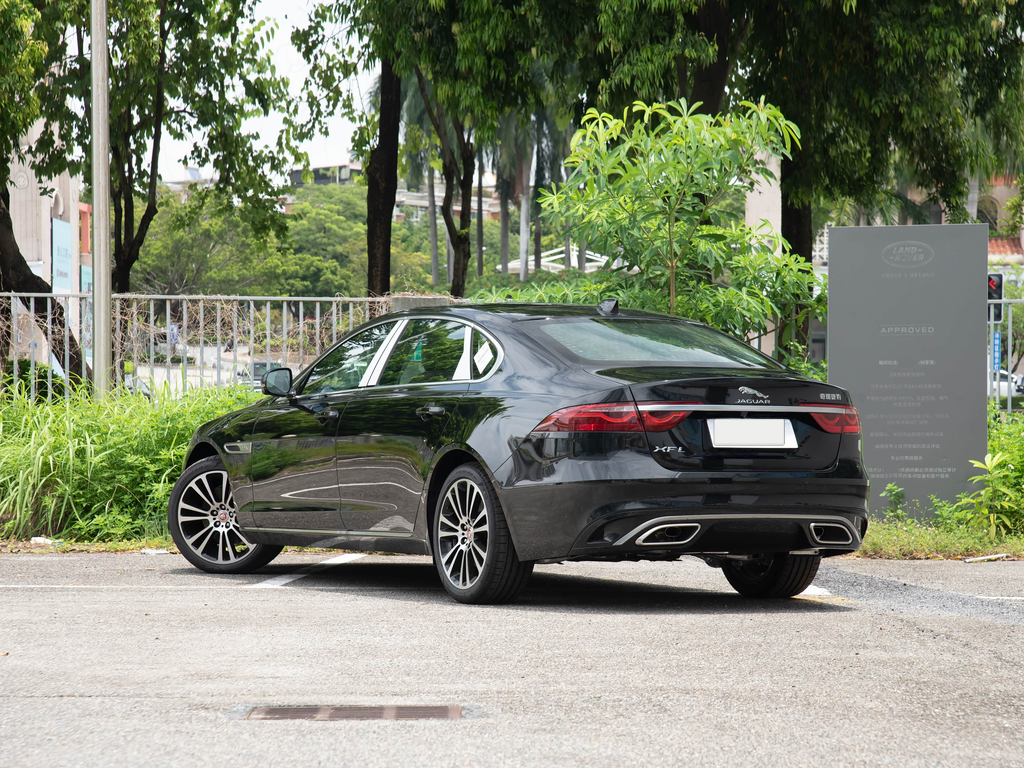 Jaguar XFL 2025 2.0T P250 2WD Luxury