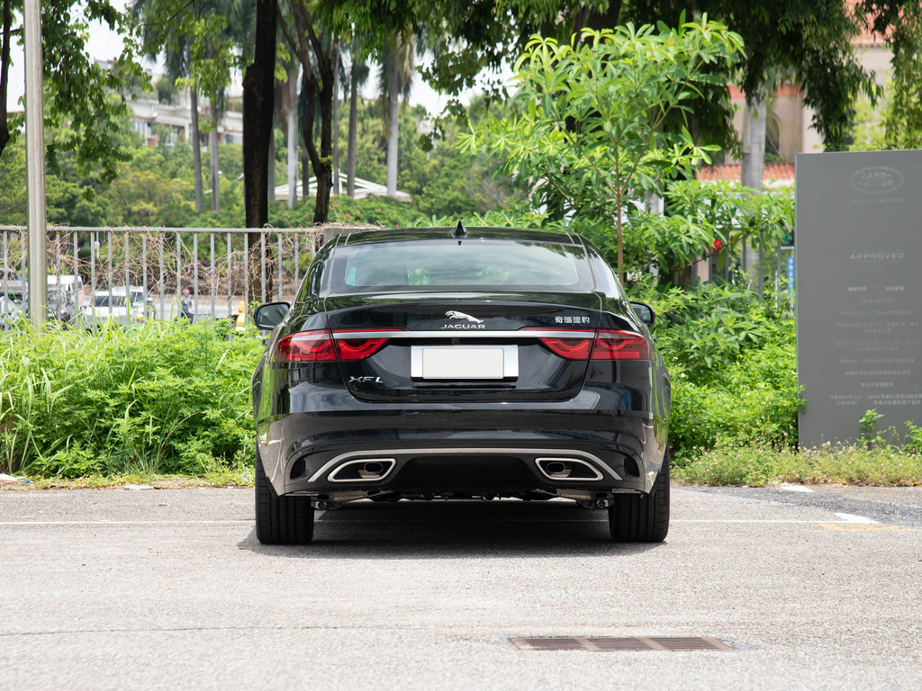 Jaguar XFL 2025 2.0T P250 2WD Luxury