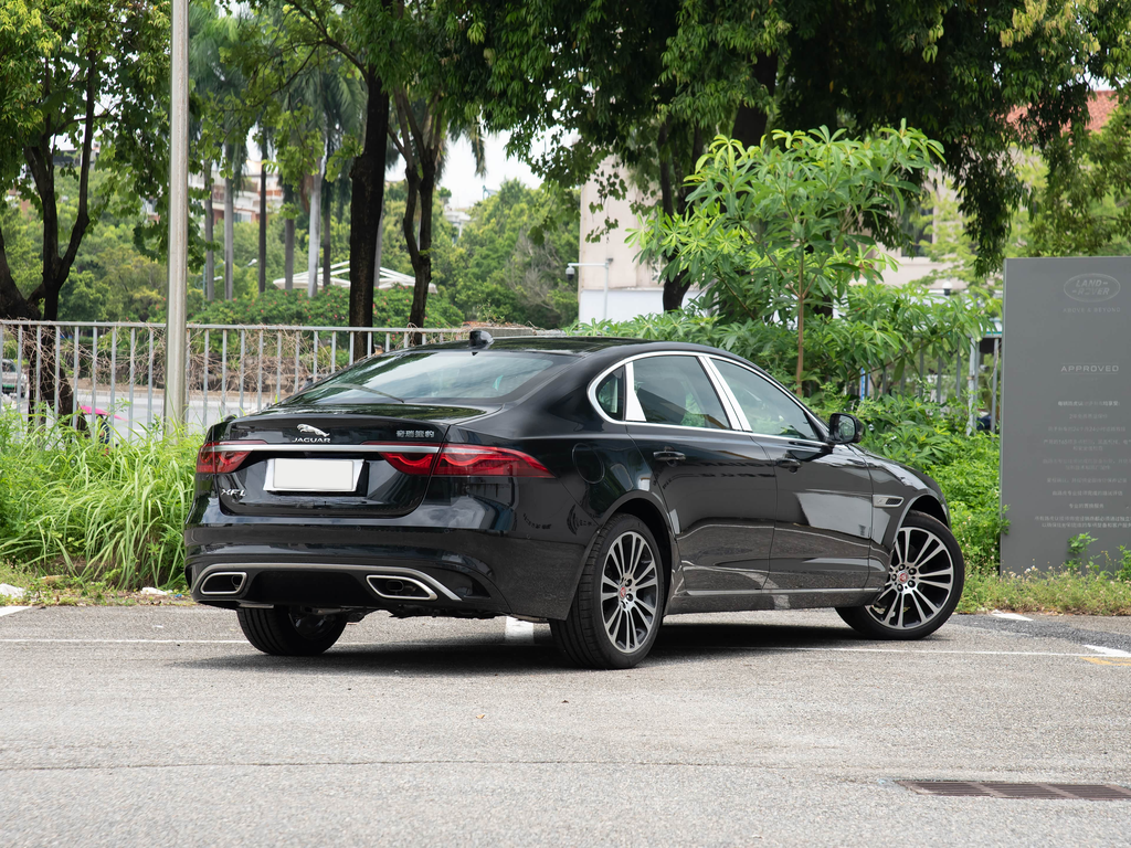 Jaguar XFL 2025 2.0T P250 2WD Luxury