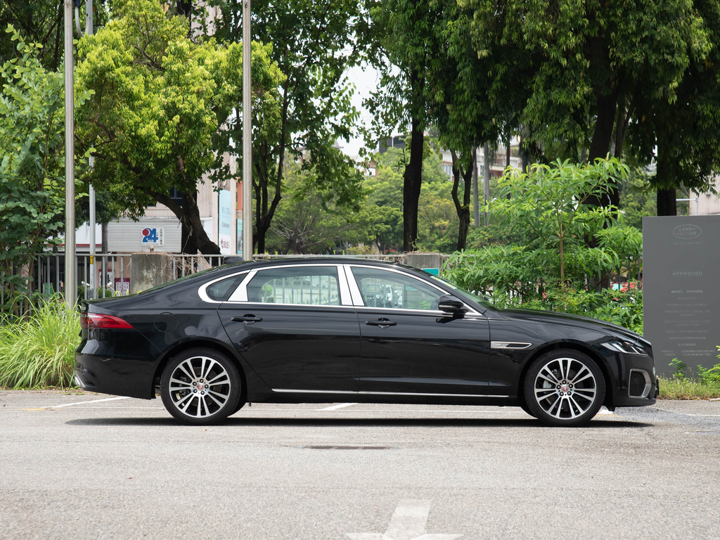 Jaguar XFL 2025 2.0T P250 2WD Luxury