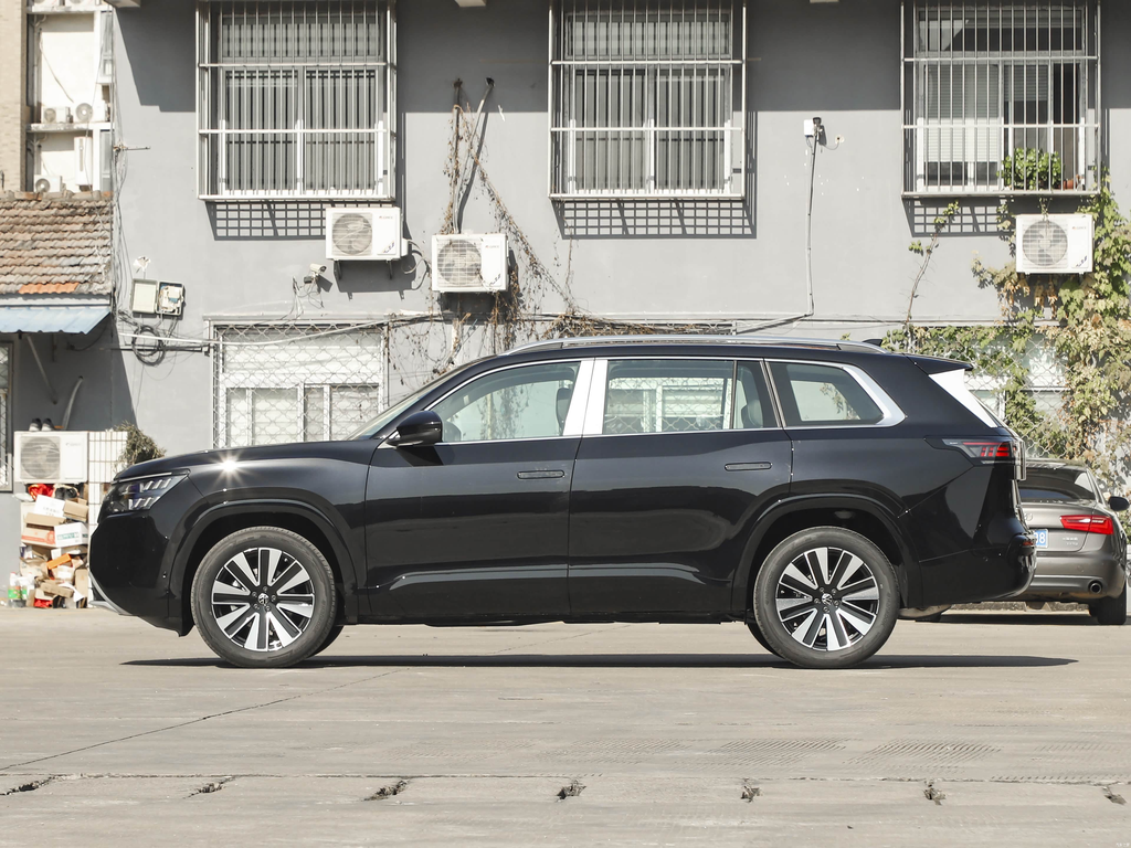 Volkswagen Touron Pro 2026 380TSI 2WD Cross