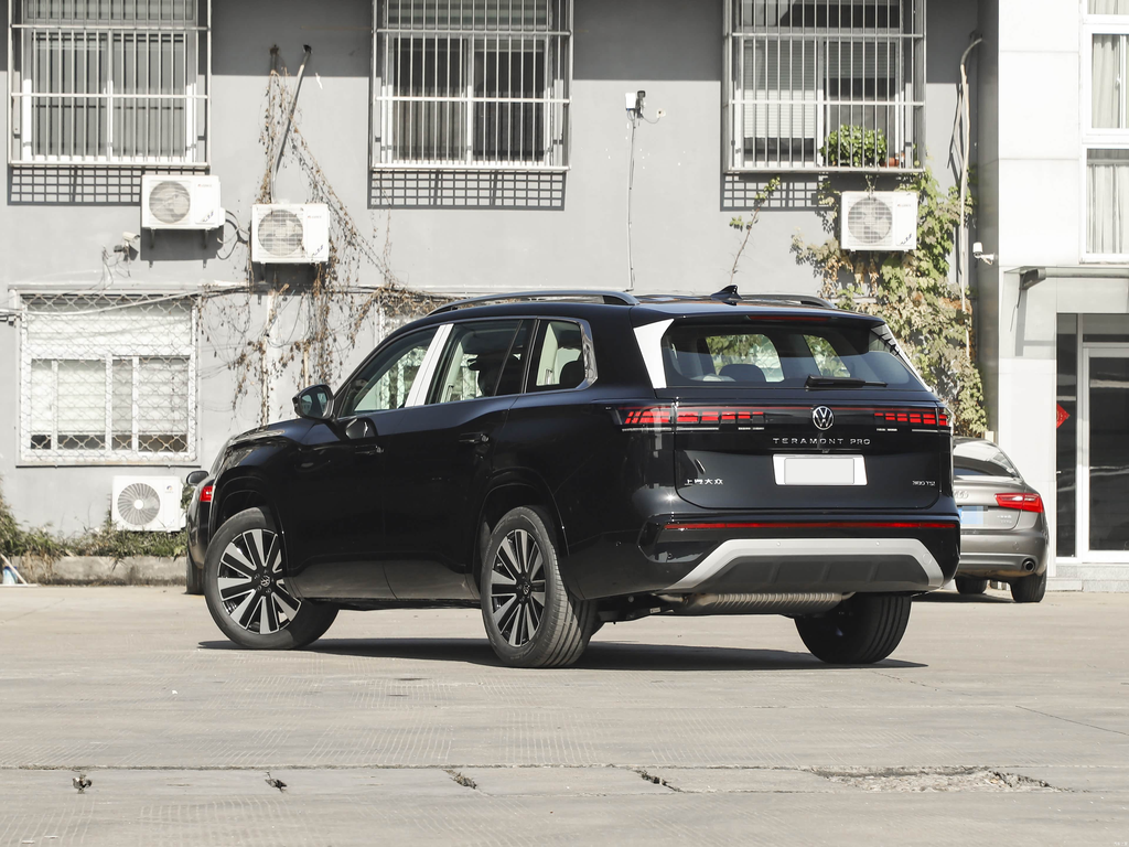 Volkswagen Touron Pro 2026 380TSI 2WD Cross