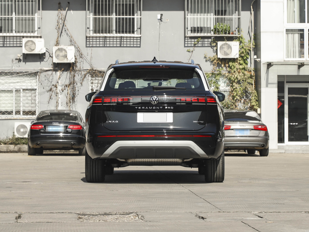 Volkswagen Touron Pro 2026 380TSI 2WD Cross