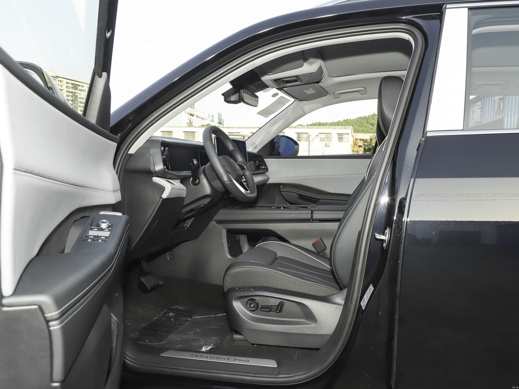 Volkswagen Touron Pro 2026 380TSI 2WD Cross