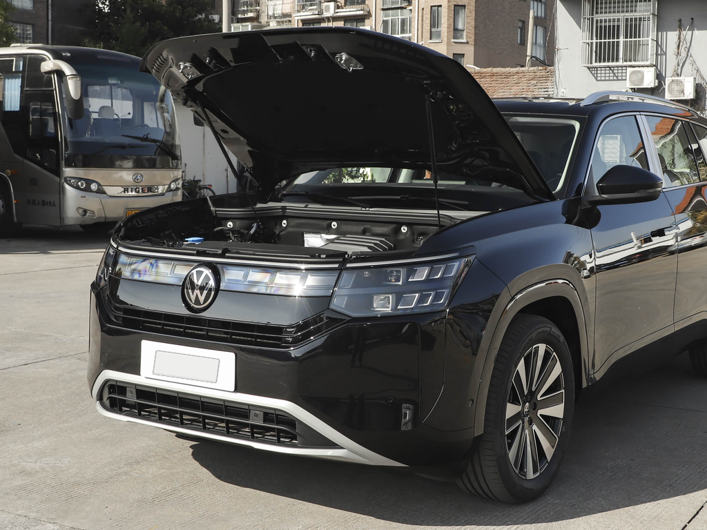 Volkswagen Touron Pro 2026 380TSI 2WD Cross