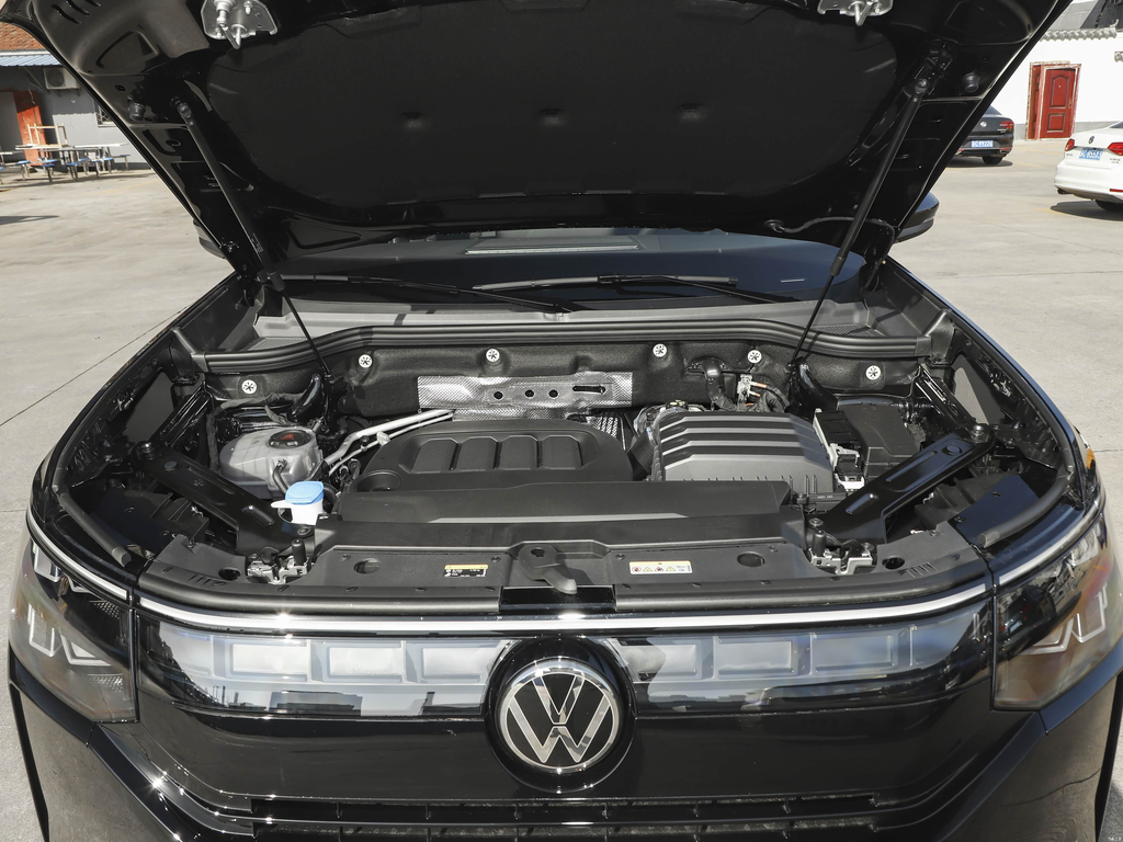 Volkswagen Touron Pro 2026 380TSI 2WD Cross