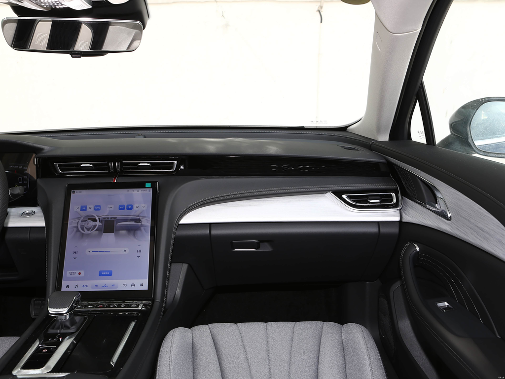 Hongqi H5 2025 1.5T DCT Premium