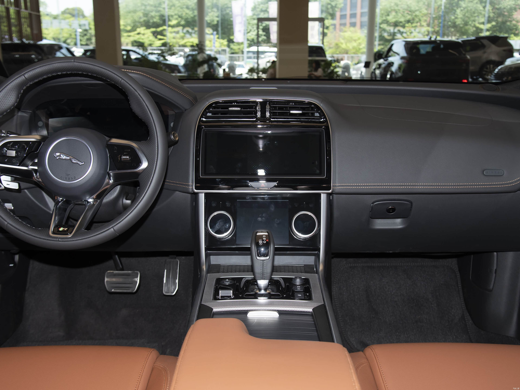 Jaguar XEL 2025 2.0T 250PS R-Dynamic 90th