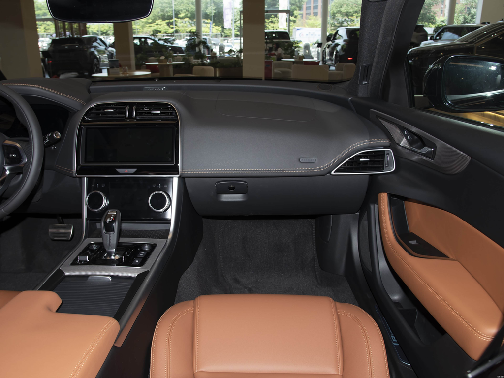 Jaguar XEL 2025 2.0T 250PS R-Dynamic 90th