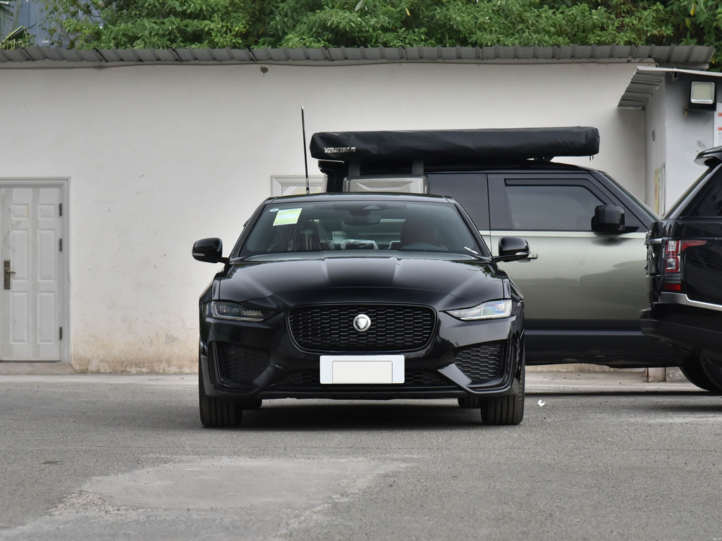 Jaguar XEL 2025 2.0T 250PS R-Dynamic 90th